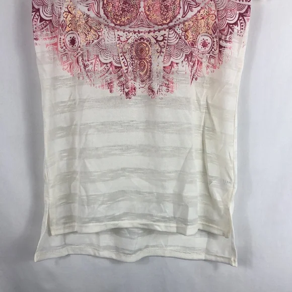 NWOT Maurices Top with Red & Gold Design - Picture 4 of 8